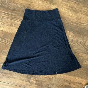 Navy blue, duckworth vapor skirt M